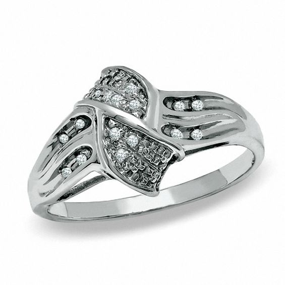 Diamond Accent Cluster Ring in 10K Gold