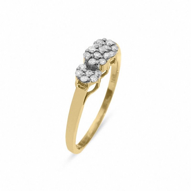 1/4 CT. T.W. Diamond Cluster Flower Ring in 10K Gold - Size 7