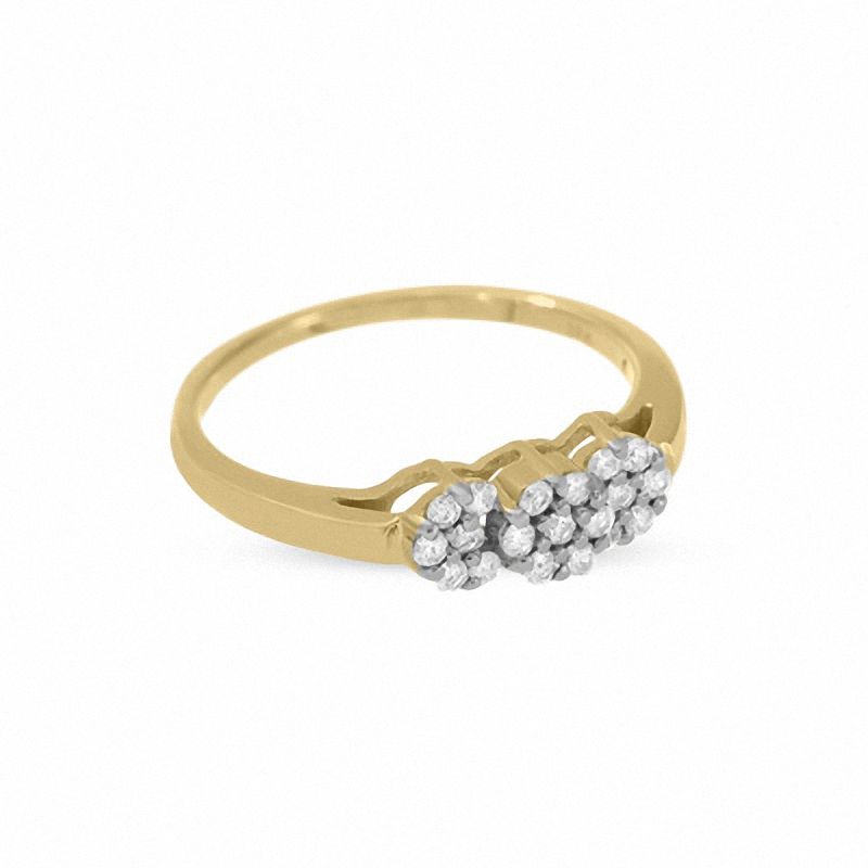 1/4 CT. T.W. Diamond Cluster Flower Ring in 10K Gold - Size 7