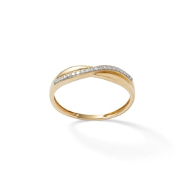 1/15 CT. T.W. Diamond Crossover Ring in 10K Gold