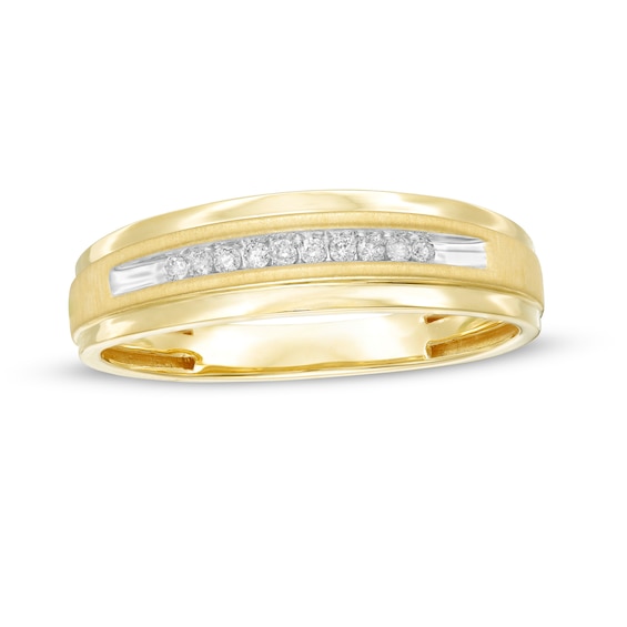 1/10 CT. T.W. Diamond Wedding Band in 10K Gold