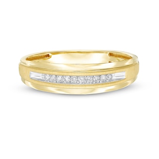 1/10 CT. T.W. Diamond Wedding Band in 10K Gold