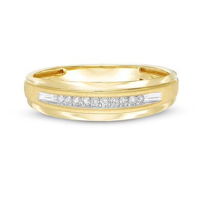 1/10 CT. T.W. Diamond Wedding Band in 10K Gold