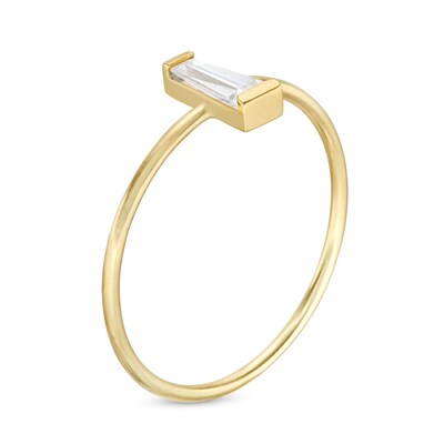 10K Gold CZ Tapered Ring - Size 7