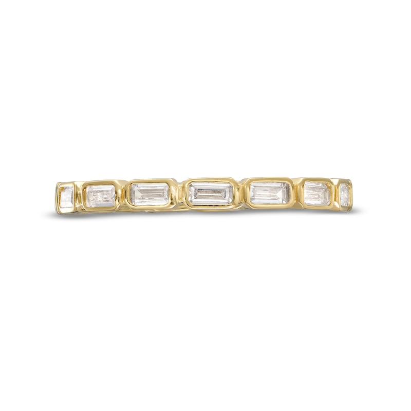 ​​​​​​​Cubic Zirconia Bezel Emerald-Cut Ring in 10K Solid Gold - Size 7