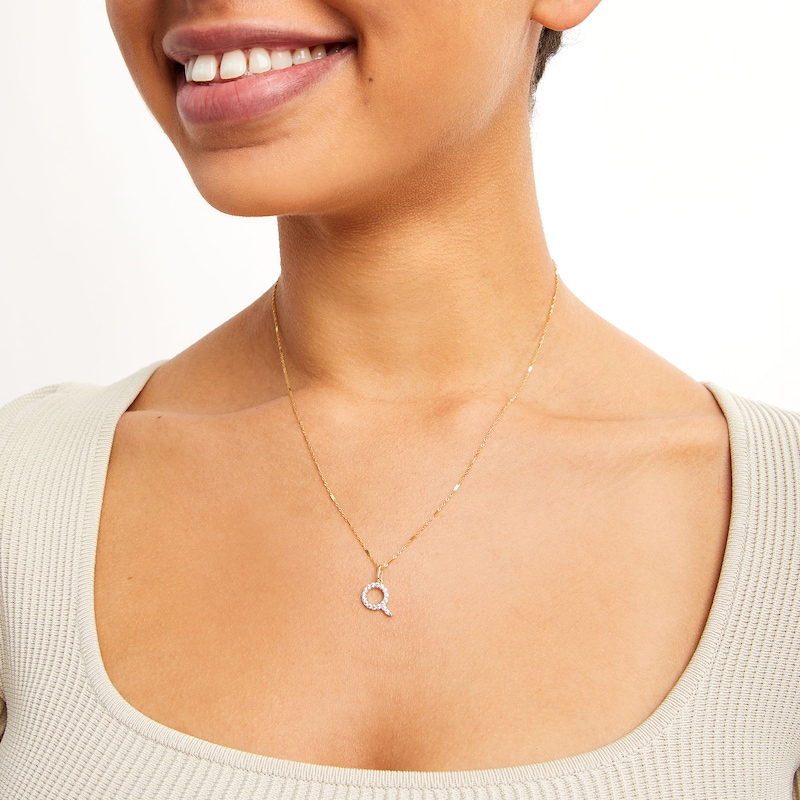 Main Image 2 of 10K Solid Gold CZ Q Initial Charm