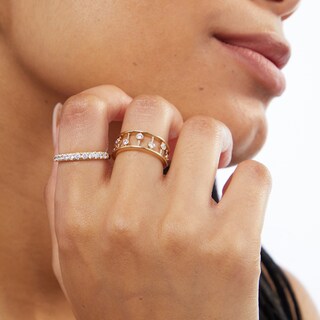 ​​​​​​​​​​​​​​10K Solid Gold 1/4 CT. T.W. Lab-Grown Diamond Bezel-Set Bar Ring