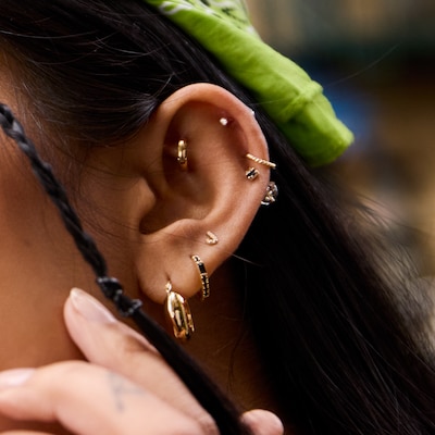 10K Gold Black CZ Baguette-Cut Huggie Hoops