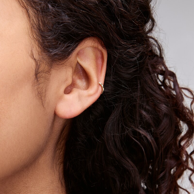 10K Gold Diamond-Cut Ear Cuff
