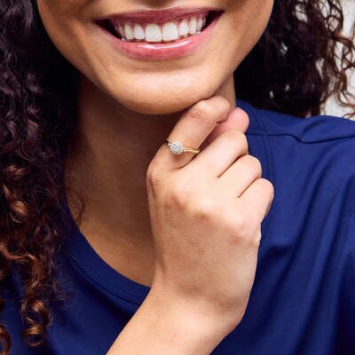 14K Gold Plated 1/4 CT. T.W. Lab-Grown Diamond Round Cluster Ring